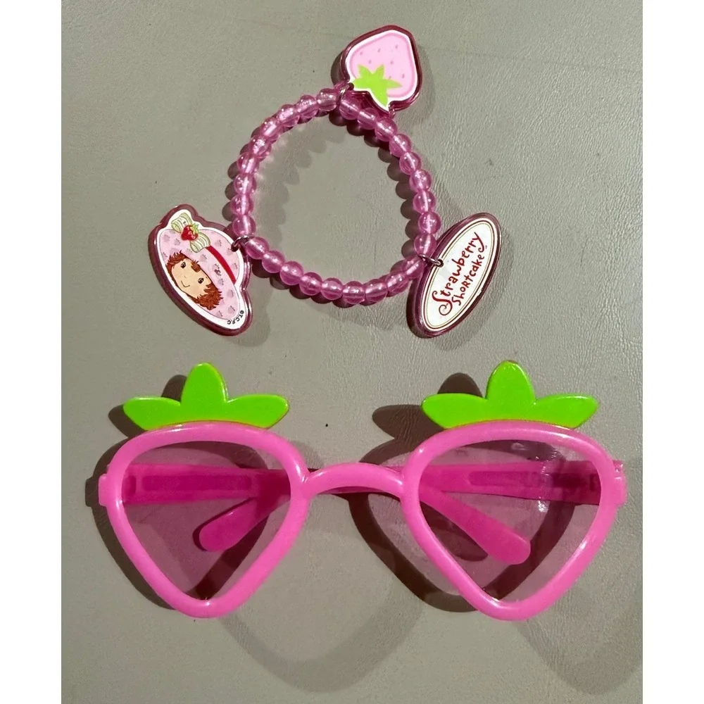 2003 Strawberry Shortcake Bracelet W/Strawberry‎ Sunglasses (2012)